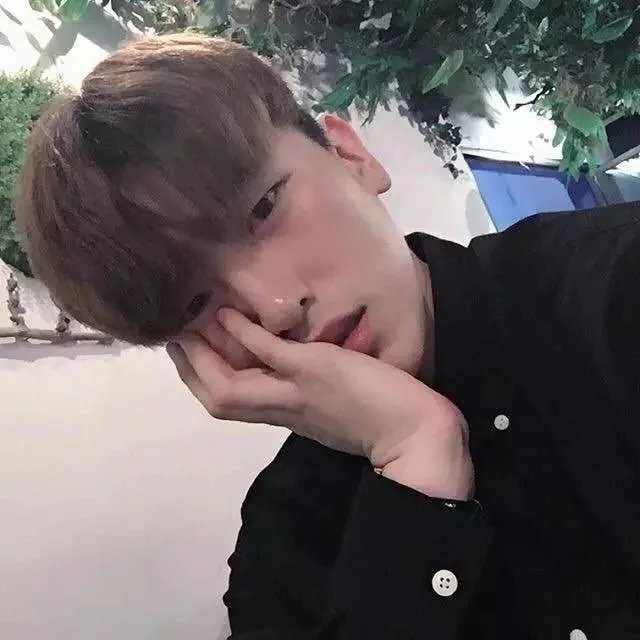 彭飘蕊霭
