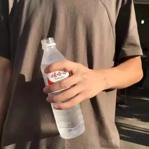 申霞滢茜